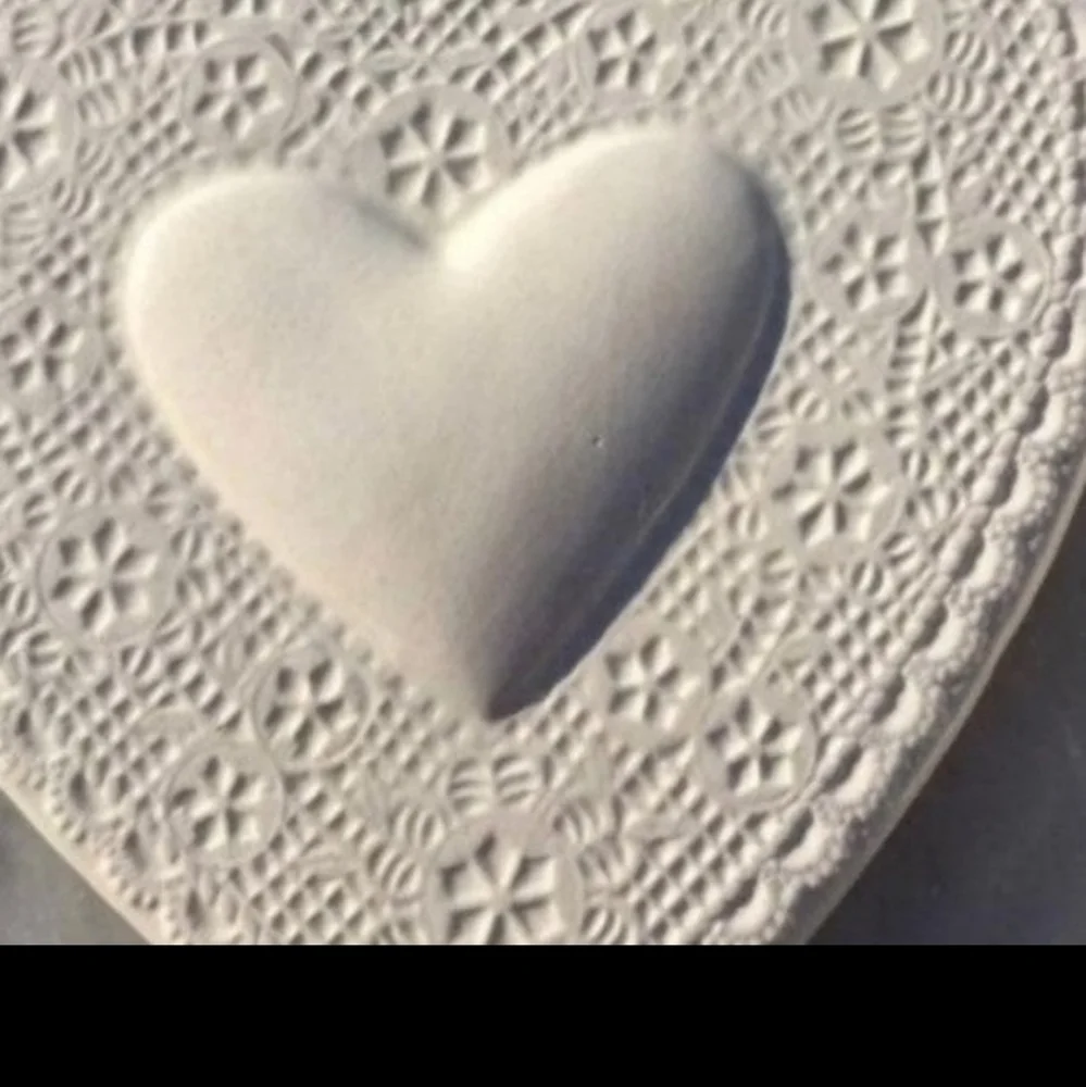 Vintage Ceramic Heart-Shaped Jewelry Box